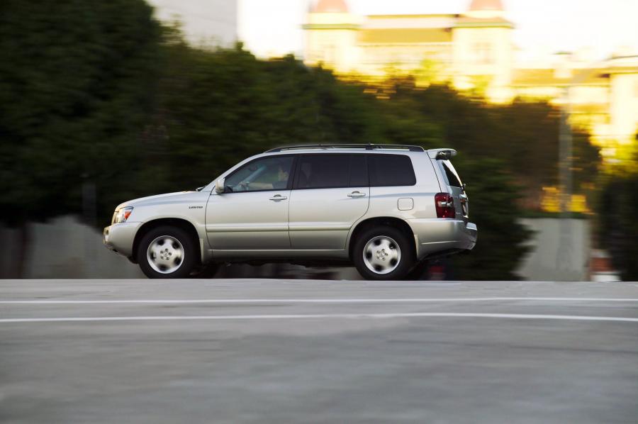  Toyota Highlander 2004 года  (фото 31 из 40)
